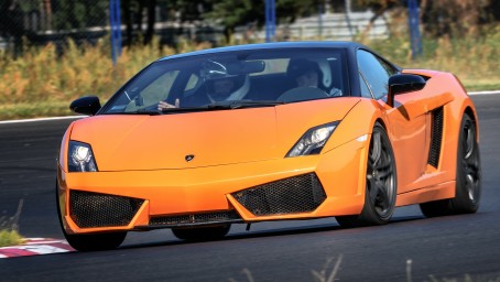 Pojedynek Lamborghini Gallardo vs. Audi R8 V8 | 2 okrążenia | Wiele Lokalizacji